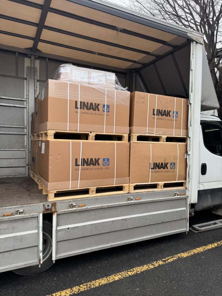 İstanbul Çerkezköy Ambarı'nda taşımaya hazır düzenlenmiş yük paletleri.